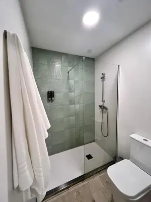 Un baño de Califa SuitesGP