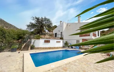 Piscina en o cerca de 3 Bedroom Cozy Home In El Chorro, Alora