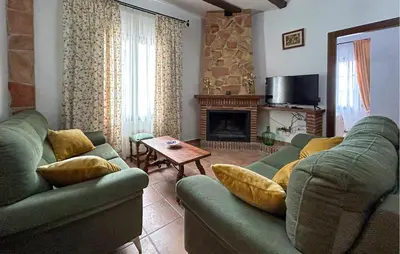 Zona de estar de 3 Bedroom Cozy Home In El Chorro, Alora