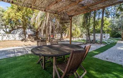 Jardín al aire libre en 10 Bedroom Stunning Home In Santaella