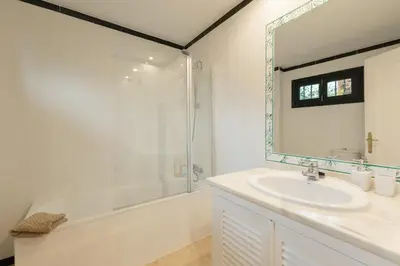Un baño de Charming apartment at Plaza Alameda by OCityzen