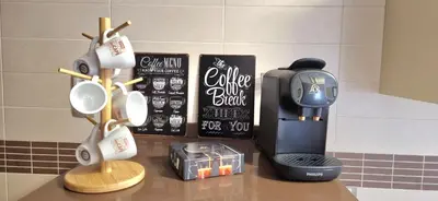 Utensilios para hacer té y café en Terraza de la Axerquía