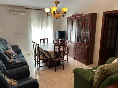 Zona de estar de Piso completo, acogedor y cerca del centro