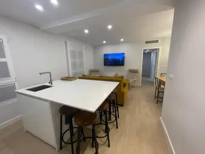 Una televisión o centro de entretenimiento en La Casa de Lineros