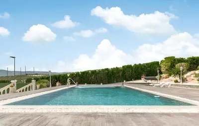 Piscina en o cerca de Villa Carmela