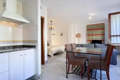 Una cocina o zona de cocina en Apartamentos Plaza