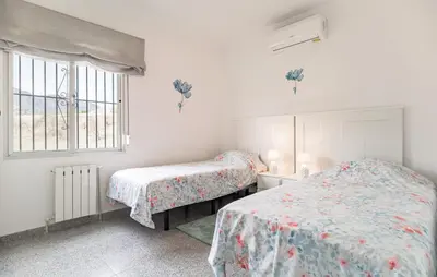 Cama o camas de una habitación en 2 Bedroom Lovely Home In Carratraca