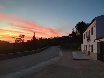 Amanecer o atardecer desde la casa o chalet o alrededores