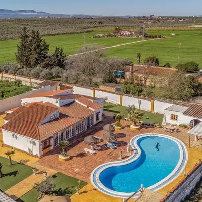Gorgeous Home In Puente Genil With Wifi