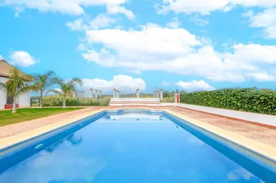 Piscina en o cerca de Montecristo 4