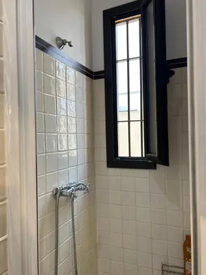 Un baño de Apartamentos Sevilla Deluxe Rosales