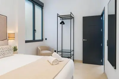 Cama o camas de una habitación en New Design Apartment - Private patio - Gallos 2