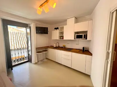 Una cocina o zona de cocina en Estudio 2 by MezquitaSuites
