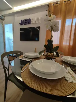 Una televisión o centro de entretenimiento en Jaén Sky