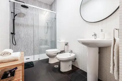 Un baño de Precioso estudio en San Julián Sevilla, AC WiFi Hiniesta estudio