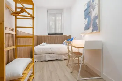Cama o camas de una habitación en New modern - quiet street - Setas de Sevilla