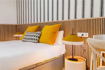 Cama o camas de una habitación en New modern - quiet street - Setas de Sevilla
