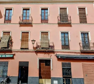 Edificio en el que se encuentra el apartamento