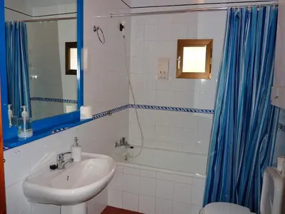 Un baño de Family Stay with Private Pool