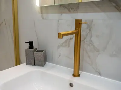 Un baño de BHost - La Sacristía 2