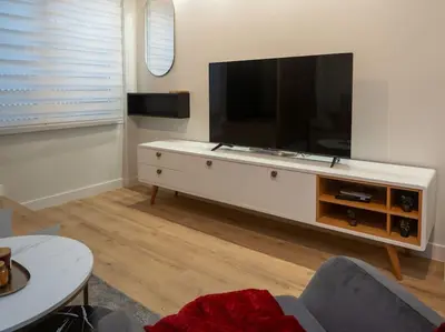 Una televisión o centro de entretenimiento en BHost - La Sacristía 2