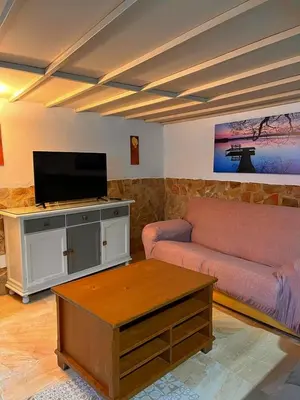 Una televisión o centro de entretenimiento en InHome Central Studio