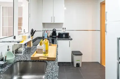 Una cocina o zona de cocina en Apartamento a 15 minutos de la Judería con Parking