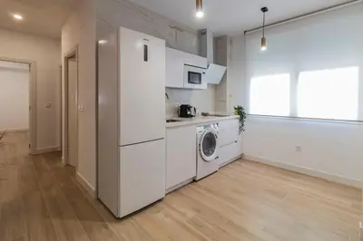 Una cocina o zona de cocina en Nuevo y Acogedor Piso junto a Santa Justa y Aeropuerto 3