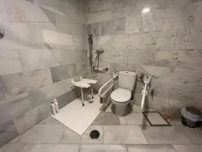 Un baño de Center Verónica Confort