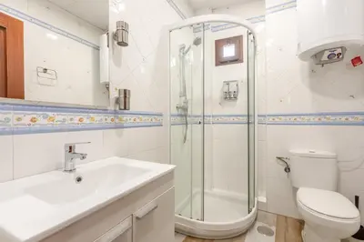 Un baño de Moderno y Céntrico Apartamento