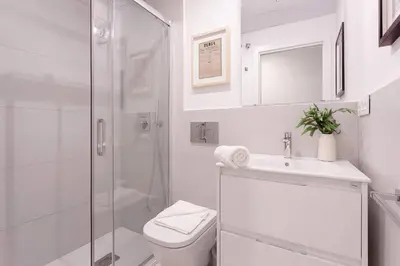 Un baño de Genteel Home Teatro Góngora