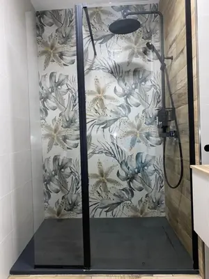 Un baño de Góngora Home con parking