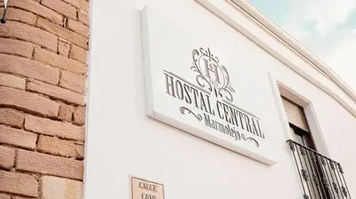 Certificado, premio, señal o documento que está expuesto en Hostal Central Marmolejo