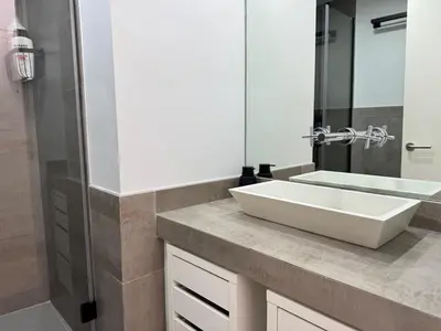 Un baño de Apartamento San Basilio Bookish Place