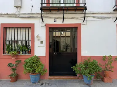 Fachada o entrada de Apartamento San Basilio Bookish Place