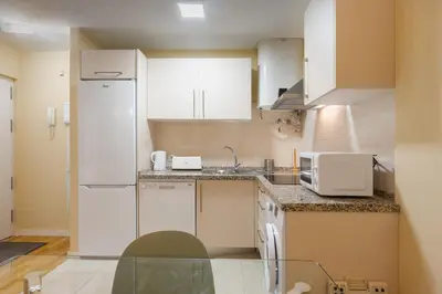 Una cocina o zona de cocina en Casco Antiguo Moderno Luminoso