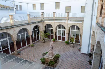Fachada o entrada de Convento Madre de Dios de Carmona