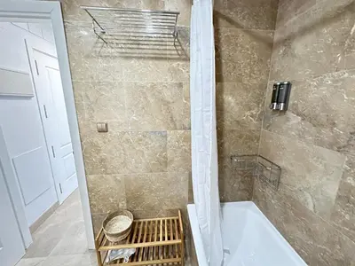 Un baño de Buhaira Suite Sevilla