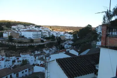 Vista general de Setenil de las Bodegas o vista desde el apartamento