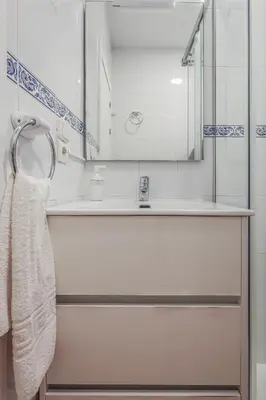 Un baño de M. Auxiliadora Tranquilo y acogedor