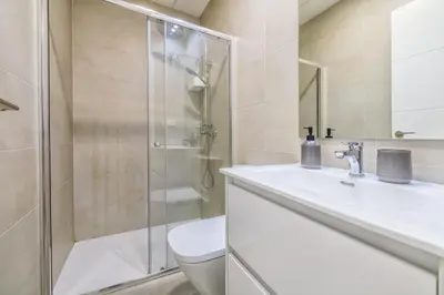 Un baño de Aires de Azahar & Parking Incluido