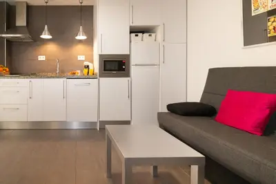 Una cocina o zona de cocina en Acogedor Apartamento con Patio en el Corazón de Sevilla , Junto a Plaza San Marcos