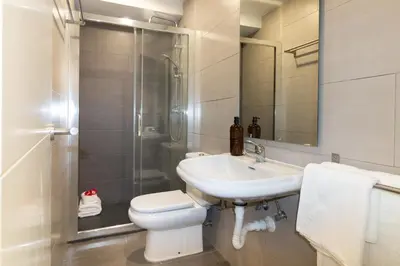 Un baño de Acogedor Apartamento con Patio en el Corazón de Sevilla , Junto a Plaza San Marcos