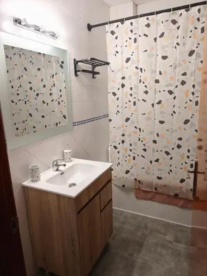 Un baño de Apartamento FIBES II edificio LUX SEVILLA