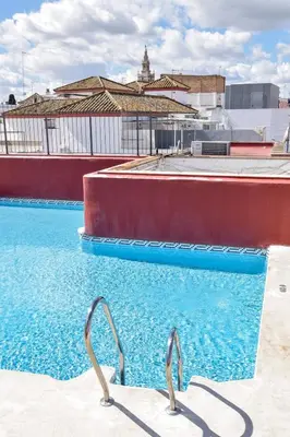 Piscina en o cerca de New! Contemporary with pool and parking included