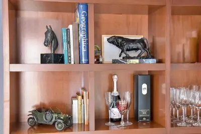 Bebidas en New! Contemporary with pool and parking included
