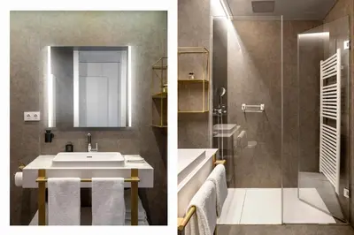 Un baño de Magno Apartment Ramón Carande- Private Parking included