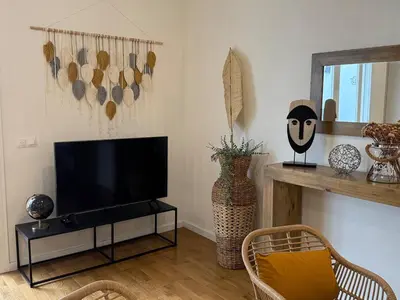 Una televisión o centro de entretenimiento en Casa Catalina
