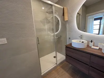 Un baño de Los balcones de la Carrera
