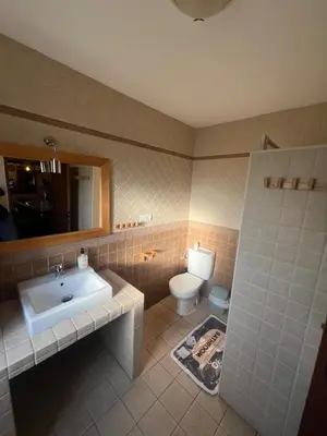 Un baño de Villa Antaquira